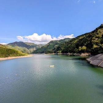 ダム湖