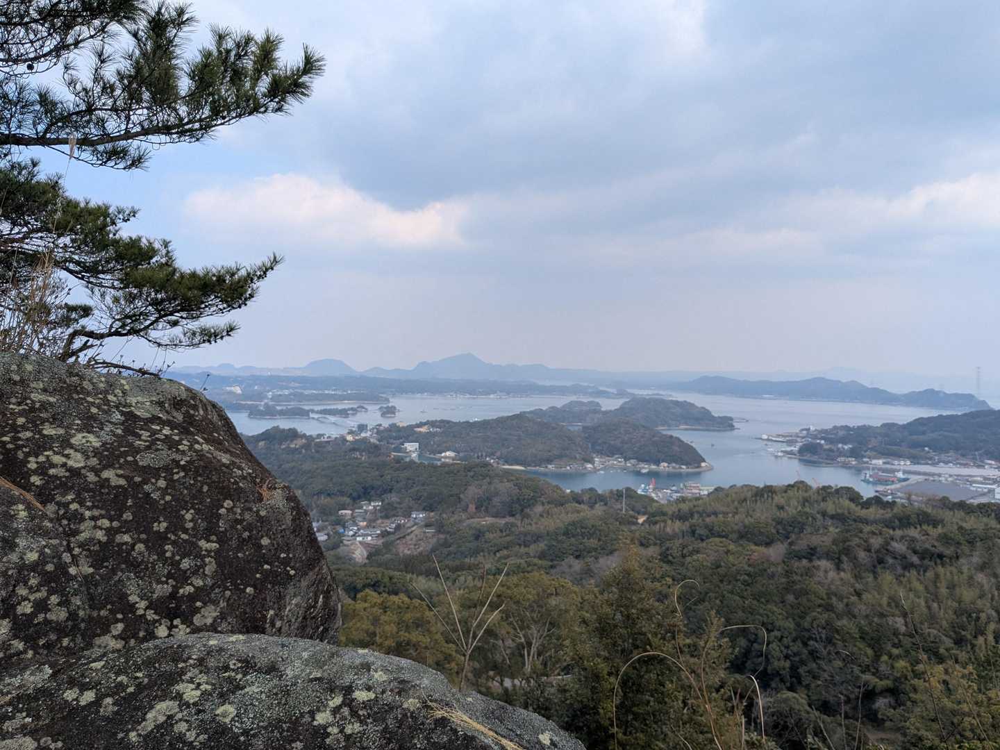 松島の島々が見えてきます