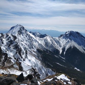 この景色見ながらの稜線歩き🚶
贅沢〰️😊
