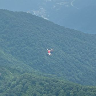 初めてドクターヘリ🚁をあんな間近でみました。
山道で横たわっていらした方が居ました。
あの方は無事だったのでしょうか…
その頃、私もシャリバテ症状が出始めていたので、ヘリ🚁に一緒に乗れないかな…なんてよぎった瞬間でした。
ごめんなさい💦