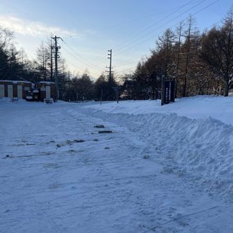 7:00駐車場到着
平日なので先行車は3台と少なめ

しっかりと除雪されていて ありがたや🙏