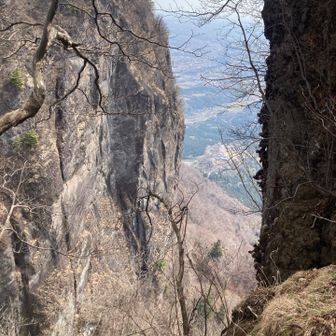 妙義の谷は深いやん