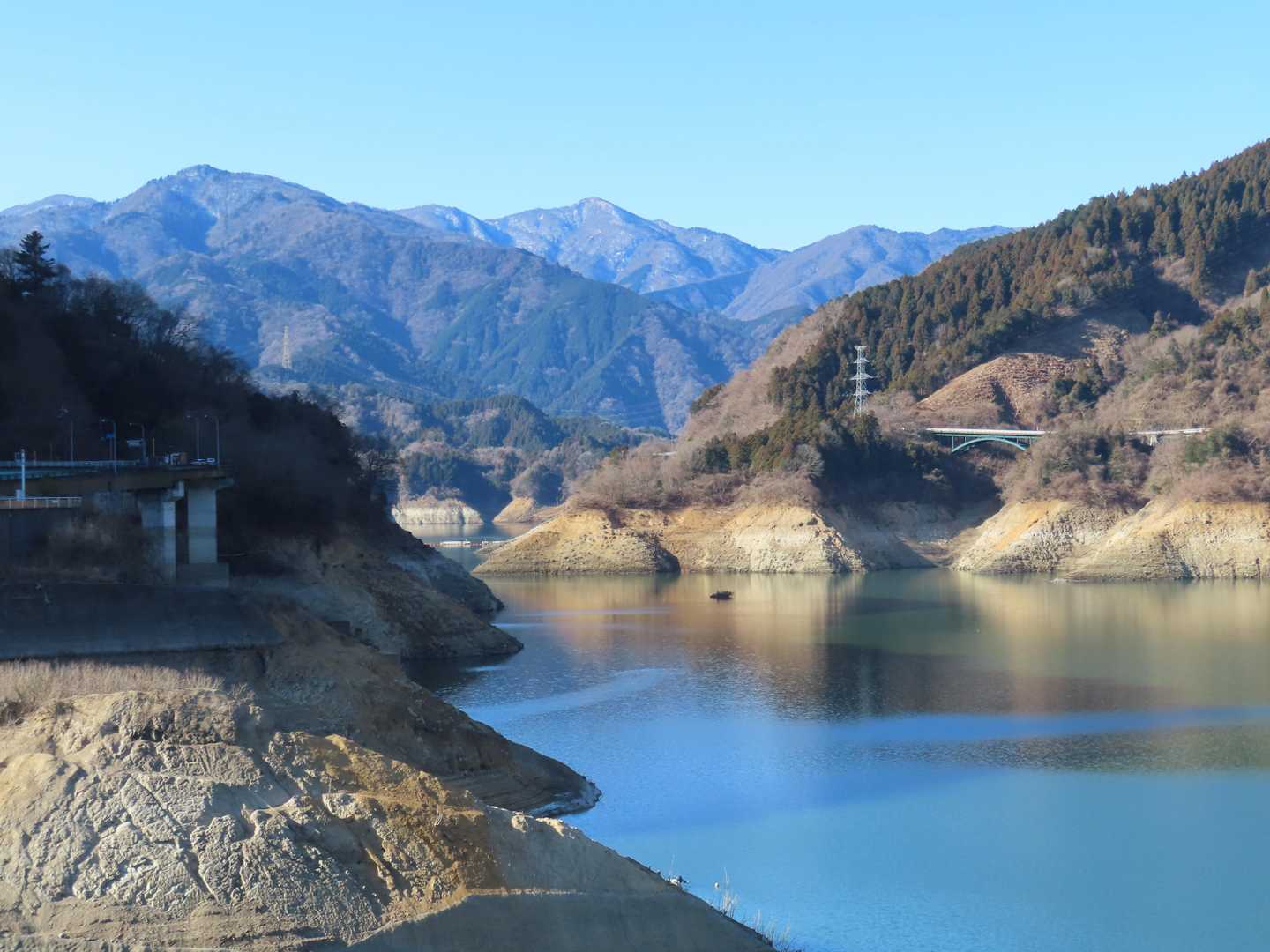 蛭ヶ岳、美しい姿です✨
南山からは🐴白馬ちゃんが見えるんですが❄️