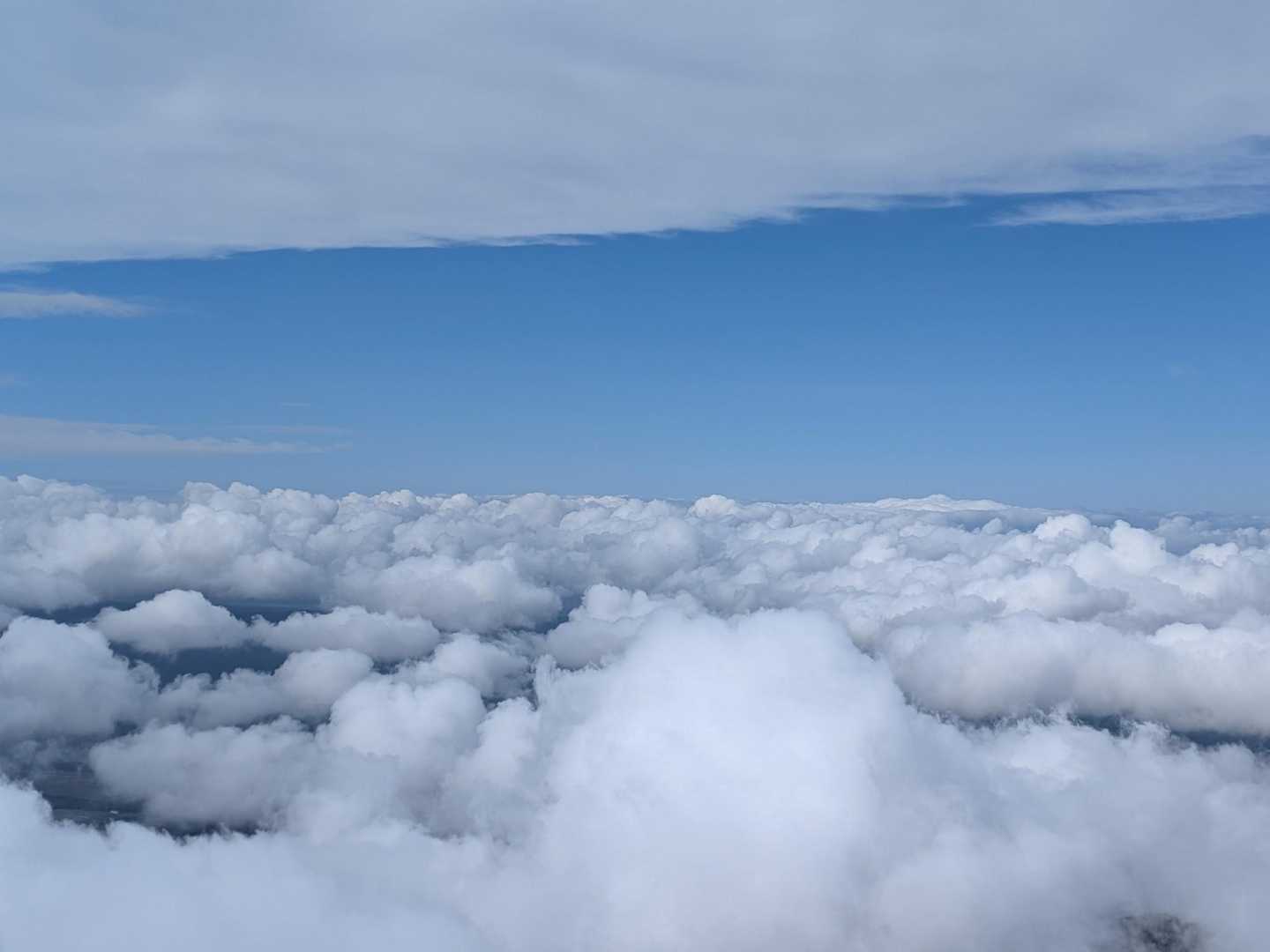 八海山（薬師岳） | ロープウェイから始まる修験の鎖場、越後三山の岩峰への写真