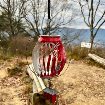 たまに山で見かける力作🥫