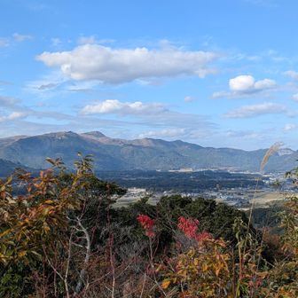 低山だけどいい景色
平尾台が見えるしね