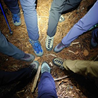 本日７名
ナイトハイクにはとても心強い
全員で同じ間隔で🔦照らし歩く。
とても大きな光になり歩きやすい😙