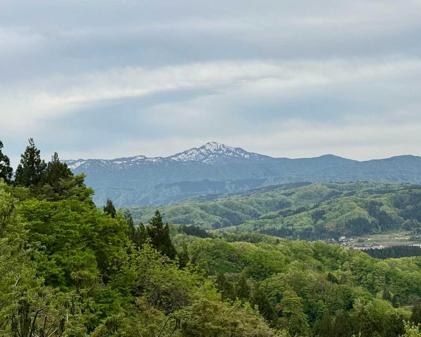 開けた場所から米山が見えました