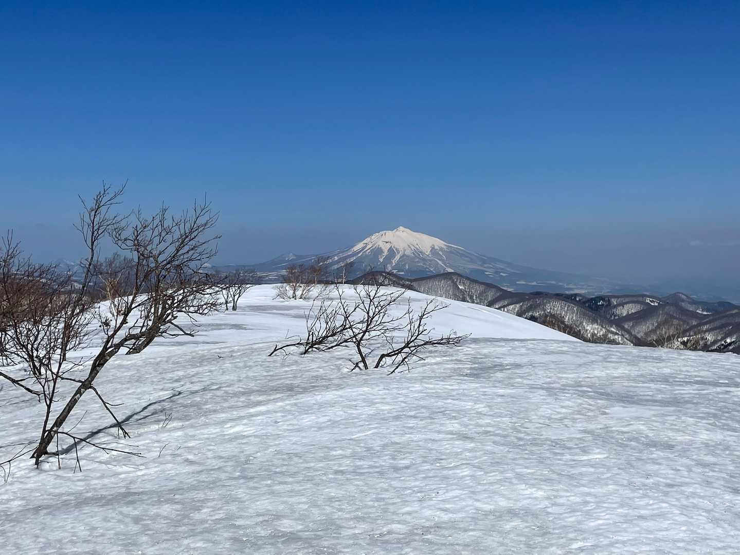 雷岳とーちゃーく😊
岩木山がこれでもかっ❣️ってくらいキレイです🥺