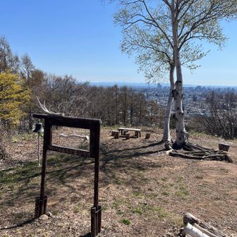 ついーんしらかばひろば✨
今日は赤坂山から

登山口で赤坂さんとしばしお話し🎶