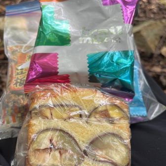 デザートは、りんあすかさん特製栗の渋皮煮入りパウンドケーキ😍
3Lの🌰がドーン！いつもながら、美味しゅうございました🙏