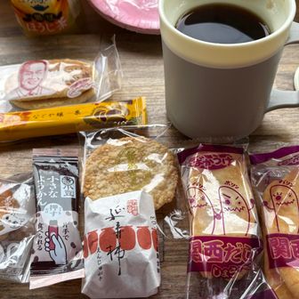 おやつとコーヒー　たくさんありがとうございます😋