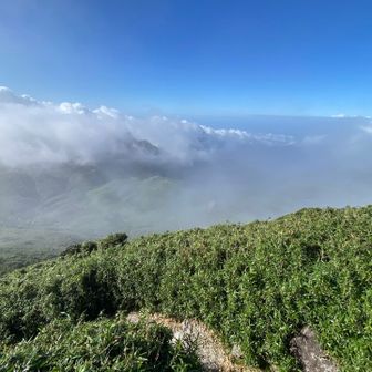 雲が流れていきます。