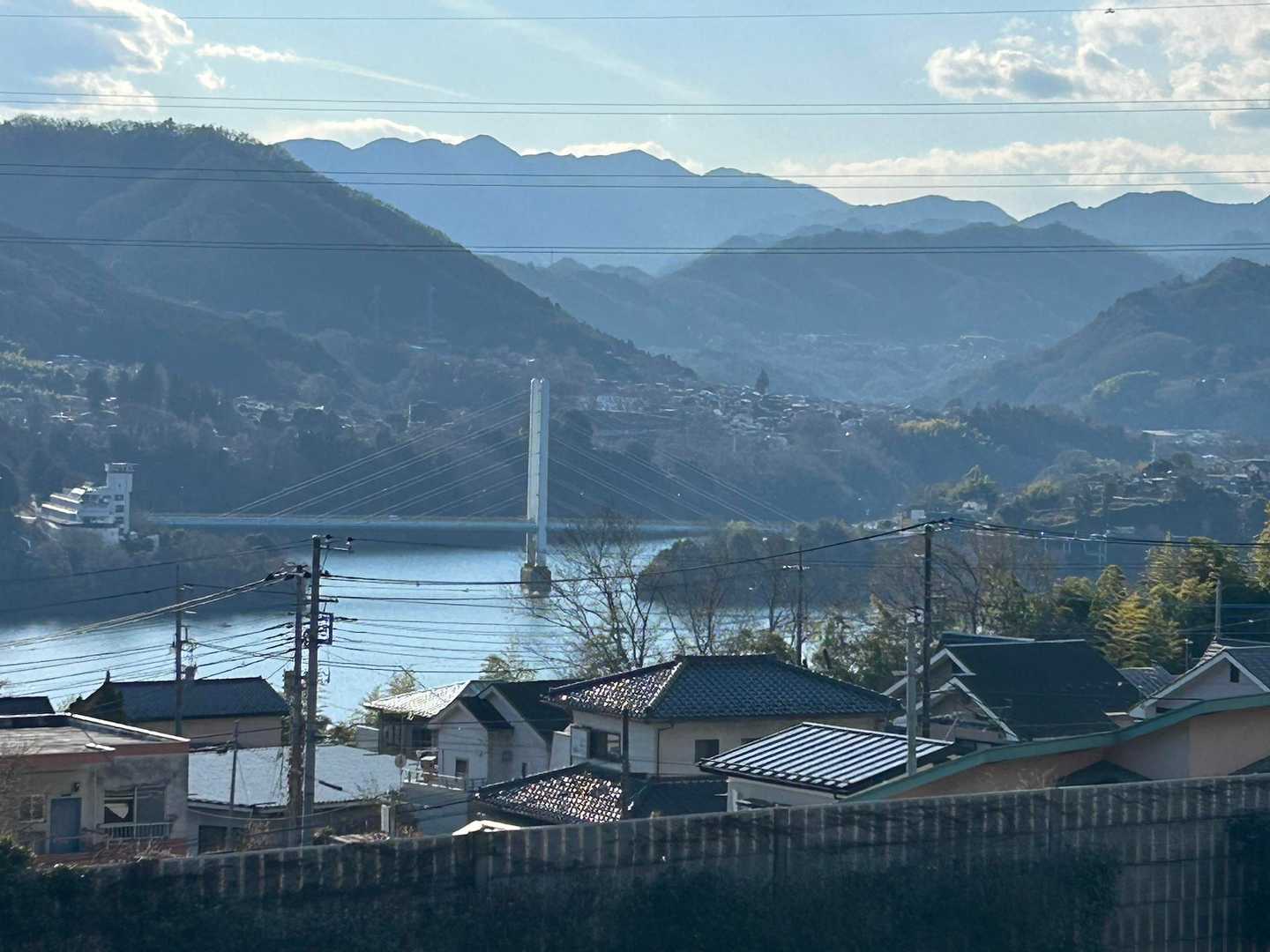 下山して相模湖駅に向かいます