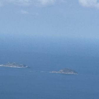左が軍艦島

右は鉄平と朝子💎が花見🌸した島？
桜は見えんぜ。