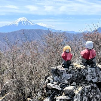 釈迦ヶ岳と言えば、この夫婦地蔵と富士山！可愛い。
