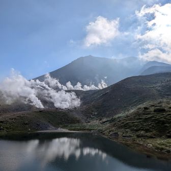 姿見ノ池から旭岳