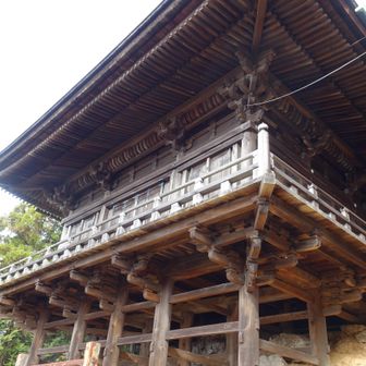 如意輪堂。重文指定
組み物が少し禅宗様に似ている。