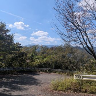 天神峠をちょっと行った先の景色、なかなか
