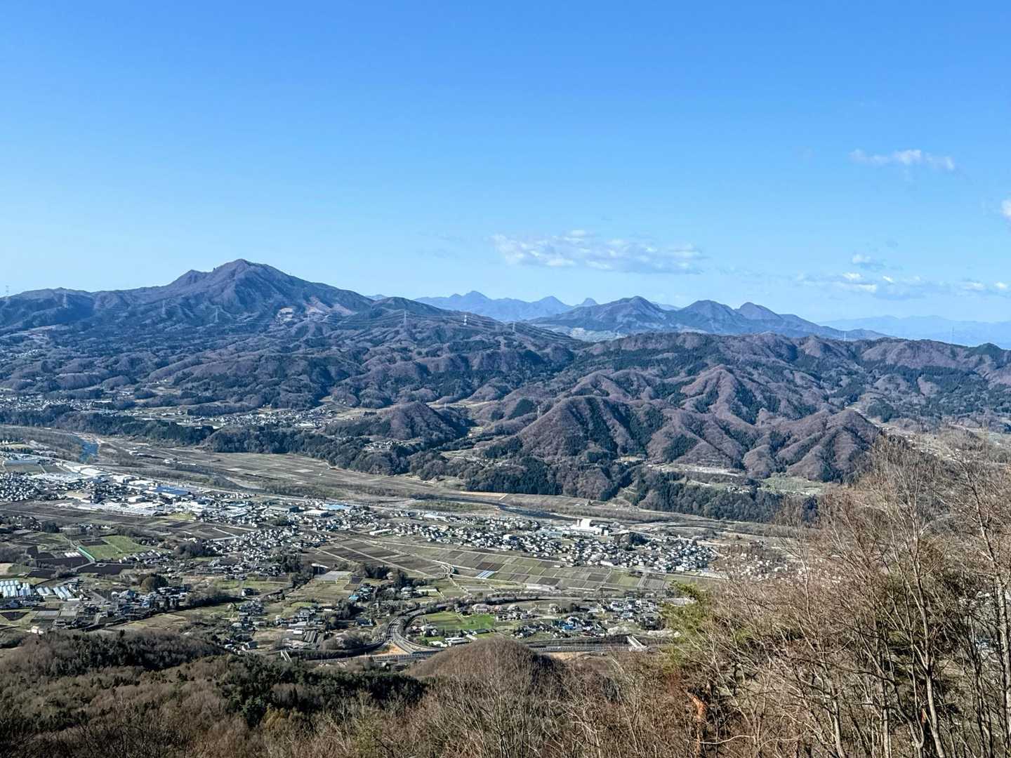 奥には榛名山🤭