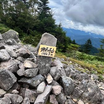 物見石山山頂　晴れればパノラマビューが。　残念！