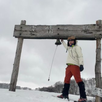 五ノ峰で、この後、急に吹雪き、雨☔も降ってくる
