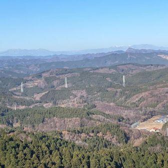 御岩山から那須連山が見えます。
