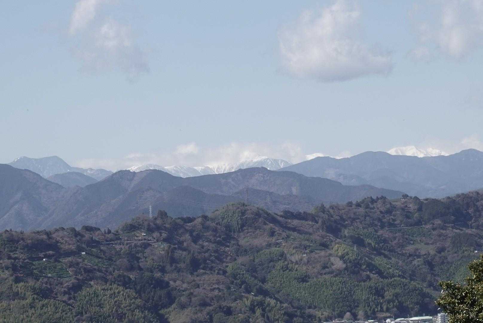 南アルプスも見える

赤石岳とか聖岳とか
らしい😁