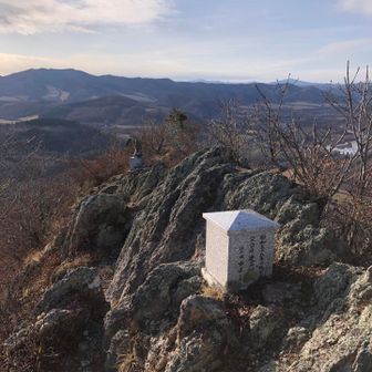 なかなかいい岩尾根ですよ。