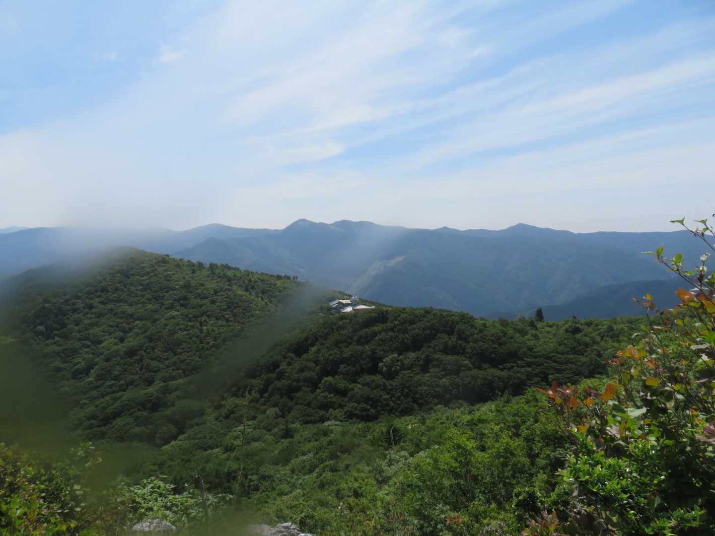 稜線からの剣山系