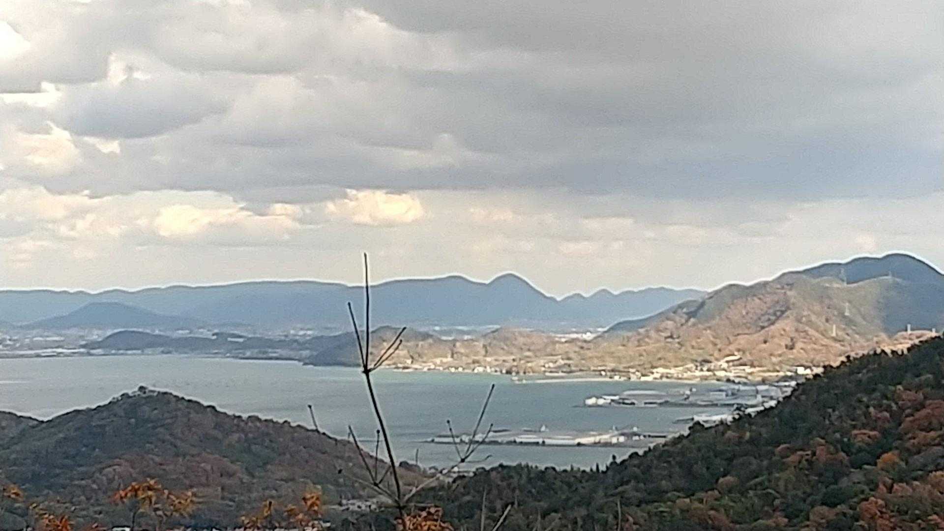 🍙型の飯野山も見えるよ🤓