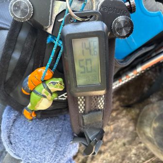 ここで気温が約１５度。スズメバチが動ける温度なので、ルート迂回を決断😅。