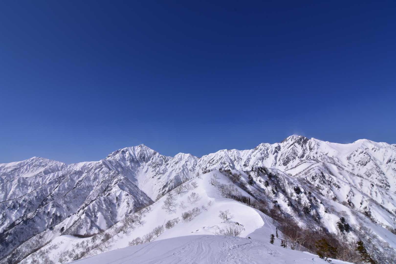 二ノ背髪-小遠見山-五竜登山口-中遠見山-大遠見山-地蔵の 縦走コースの写真
