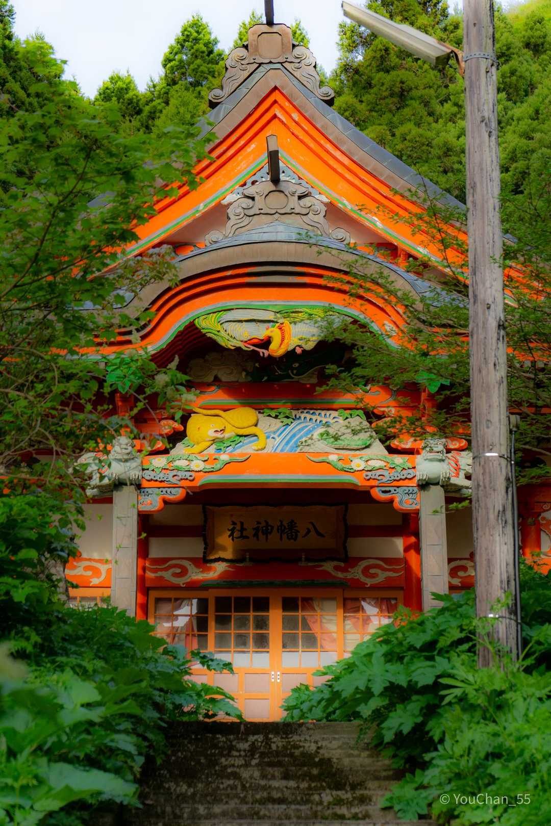 鳥居をくぐり境内に一礼したら
早速山歩き開始です。