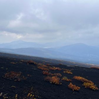 山中湖と思われる
下山して駐車場で宝永山は考える事に