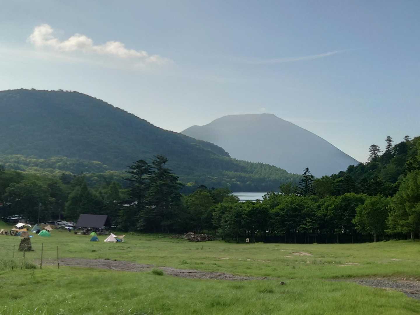 まずはゲレンデ歩き🚶
男体山と湯ノ湖📷