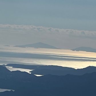 海に浮かぶ金華山✨