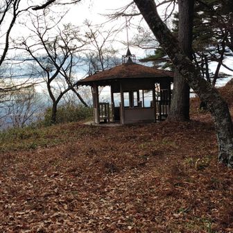 山頂の東屋
