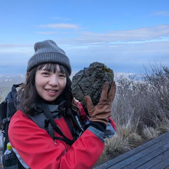 溶岩石も普通に落ちてます。