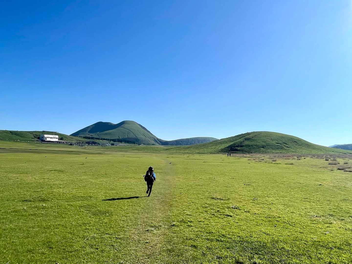 わ〜🙌
とんでもねぇ雄大な景色✨
あなたもきっとダッシュします🏃‍♀️