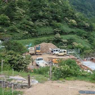 くろがね小屋は基礎工事中