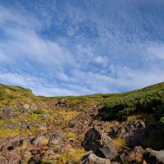 岩々の登りが続きます。
