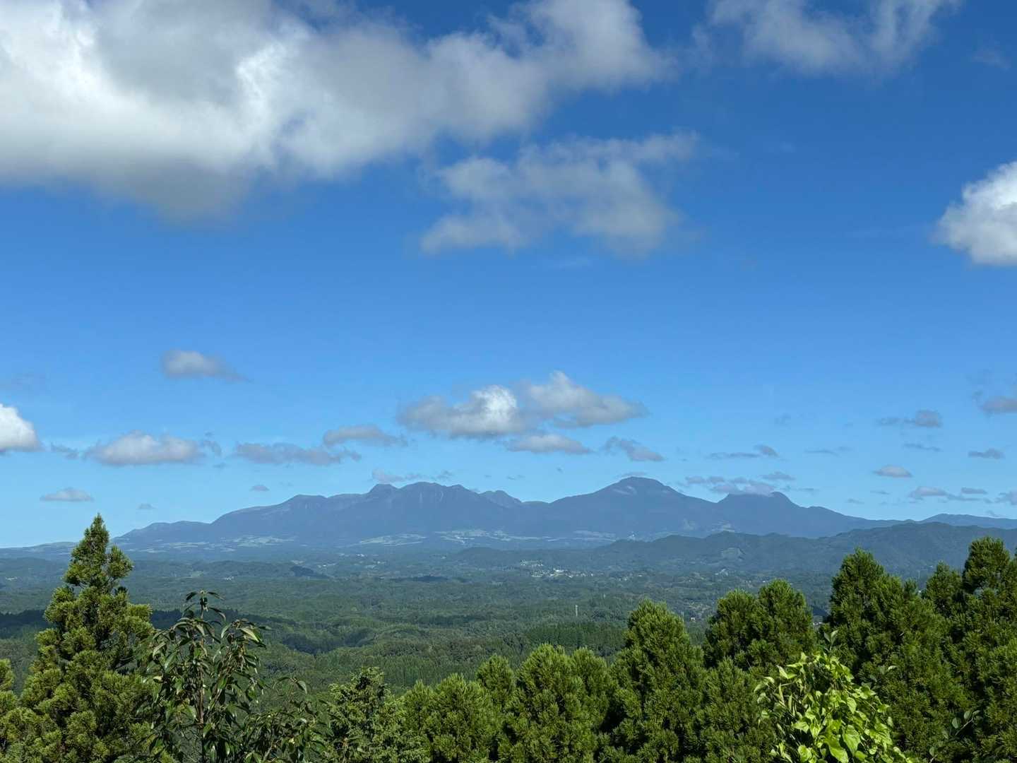 反対側には、くじゅう連山が⛰️
こっちもｵｰﾗやばっ🤨