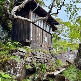 八合目
瀧尾神社