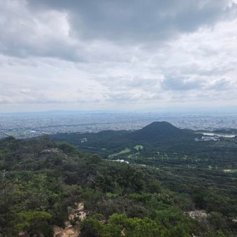 甲山が見えます
甲山の向こうには海まで見えます
天気がいいのできれいです✨