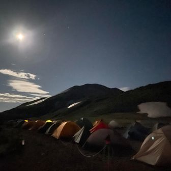 テント場の夜