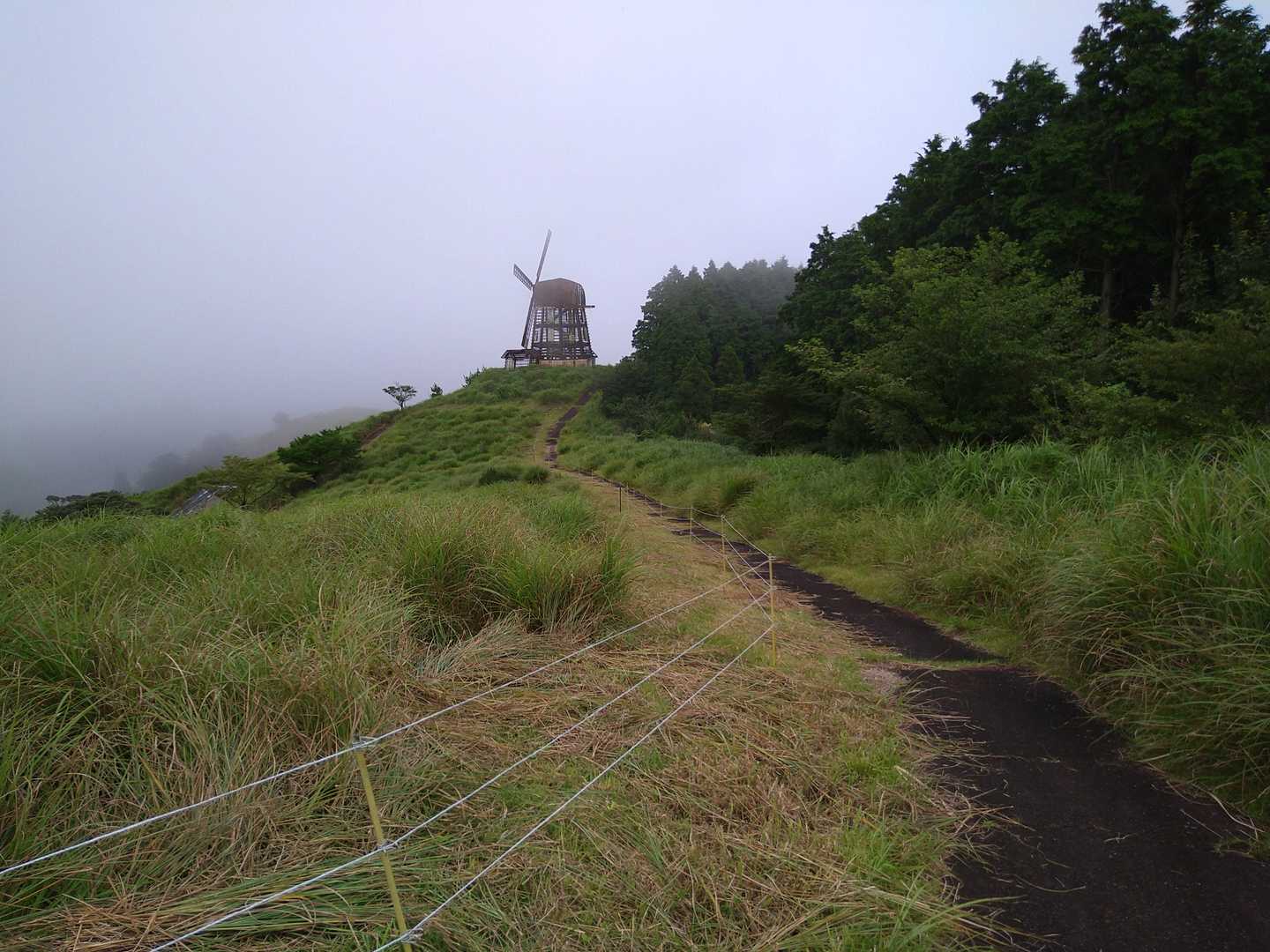 下山する