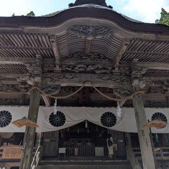 宝光社　ここでも御朱印帳記入してもらおうとザックの中を探す…
ああ！！中社で書いてもらったまま受け取りに行くの忘れてた😅