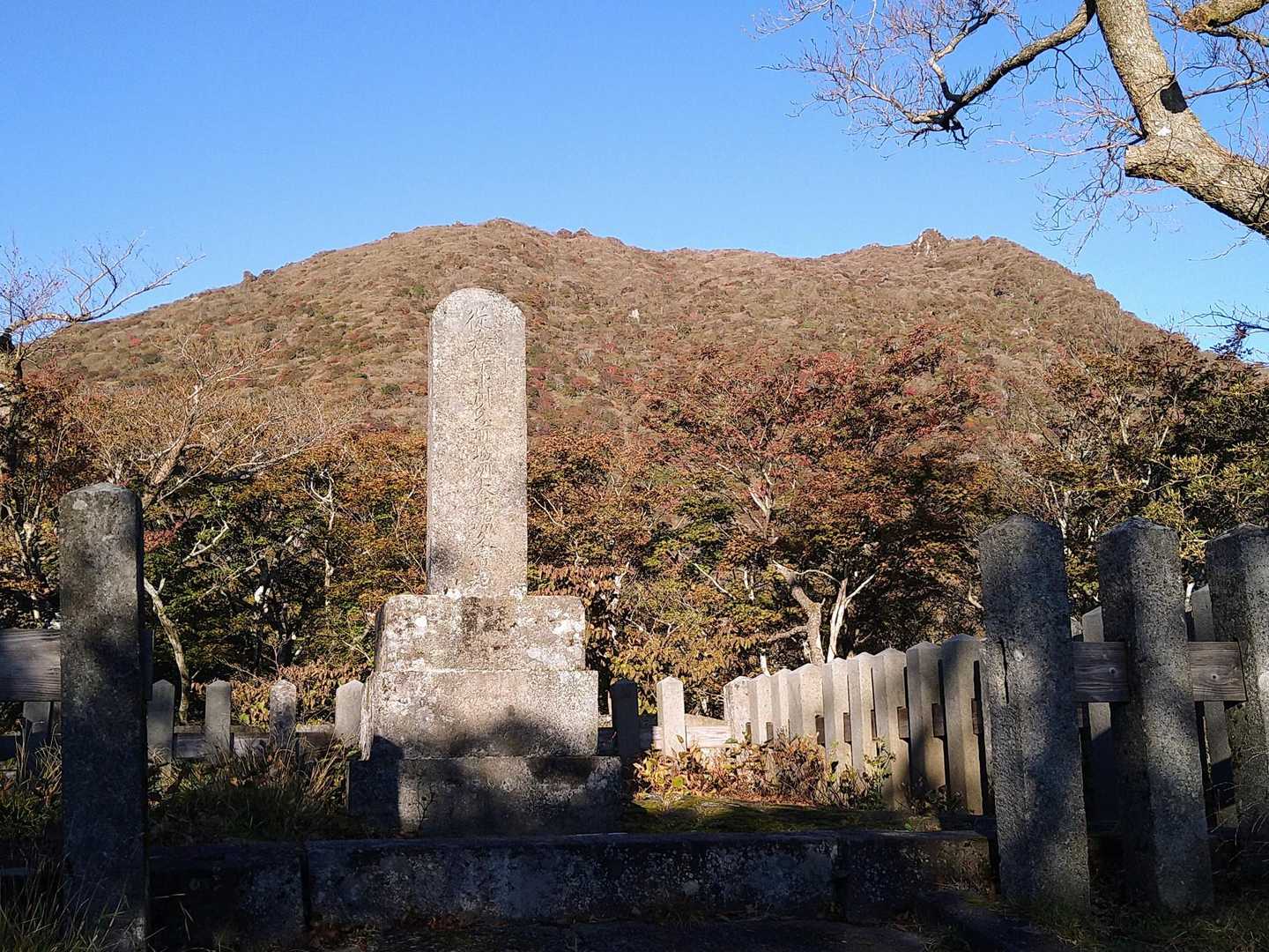 日本一高い場所に建立されている殿様のお墓のようです🙏