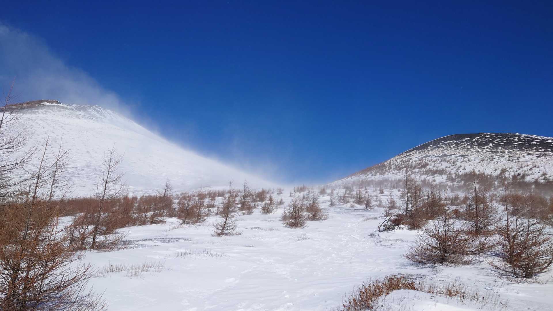 空は青いが。。。